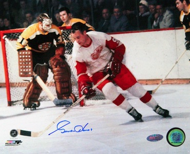 GORDIE HOWE Detroit Red Wings CCM 2014 Winter Classic Alumni